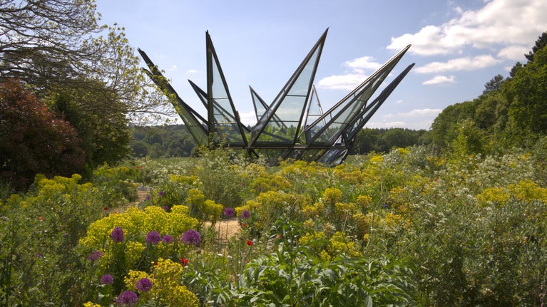 The opening of the Woolbeding glasshouse, designed by Heatherwick Studio